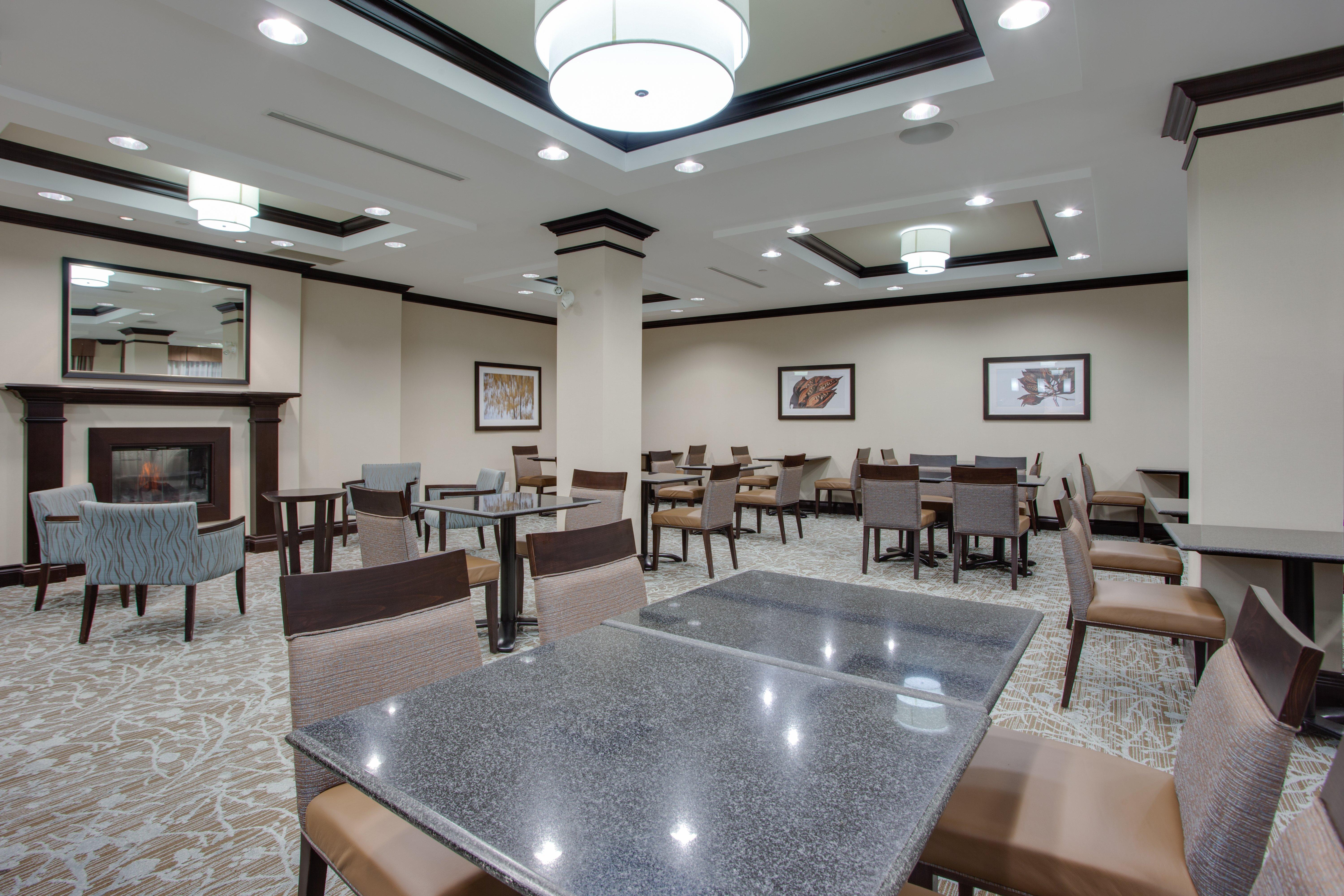 Holiday Inn Express & Suites Ottawa East-Orleans By Ihg Buitenkant foto