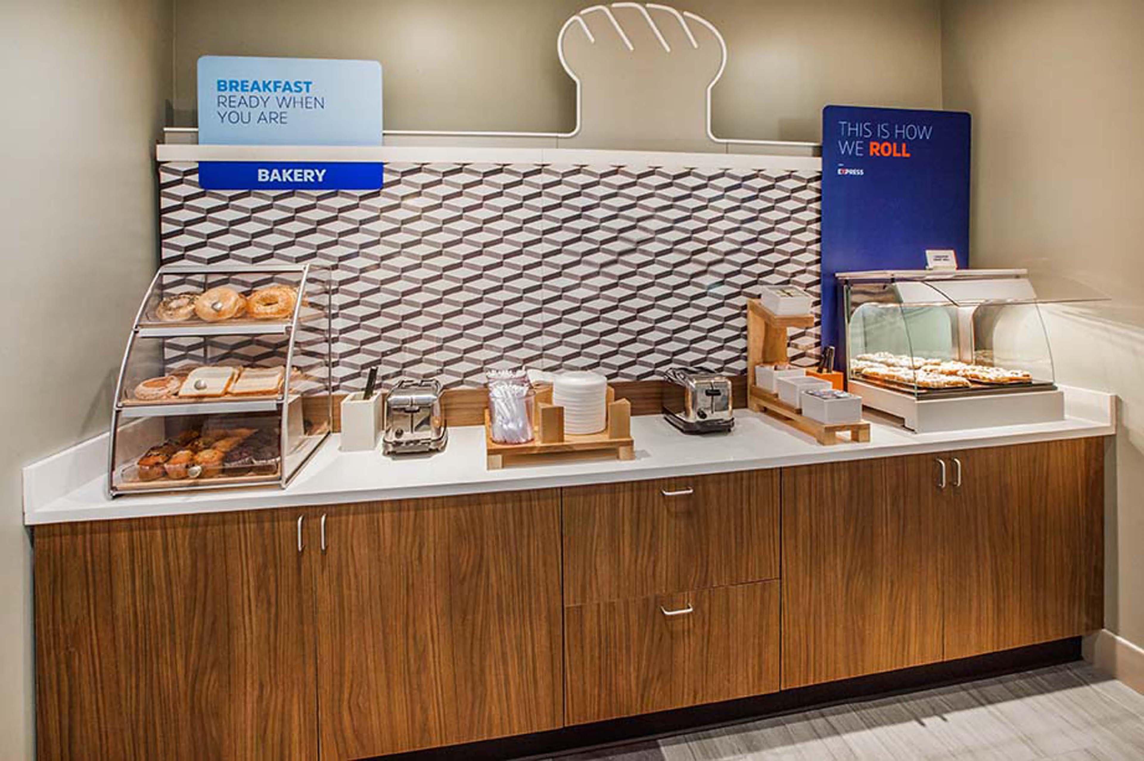 Holiday Inn Express & Suites Ottawa East-Orleans By Ihg Buitenkant foto