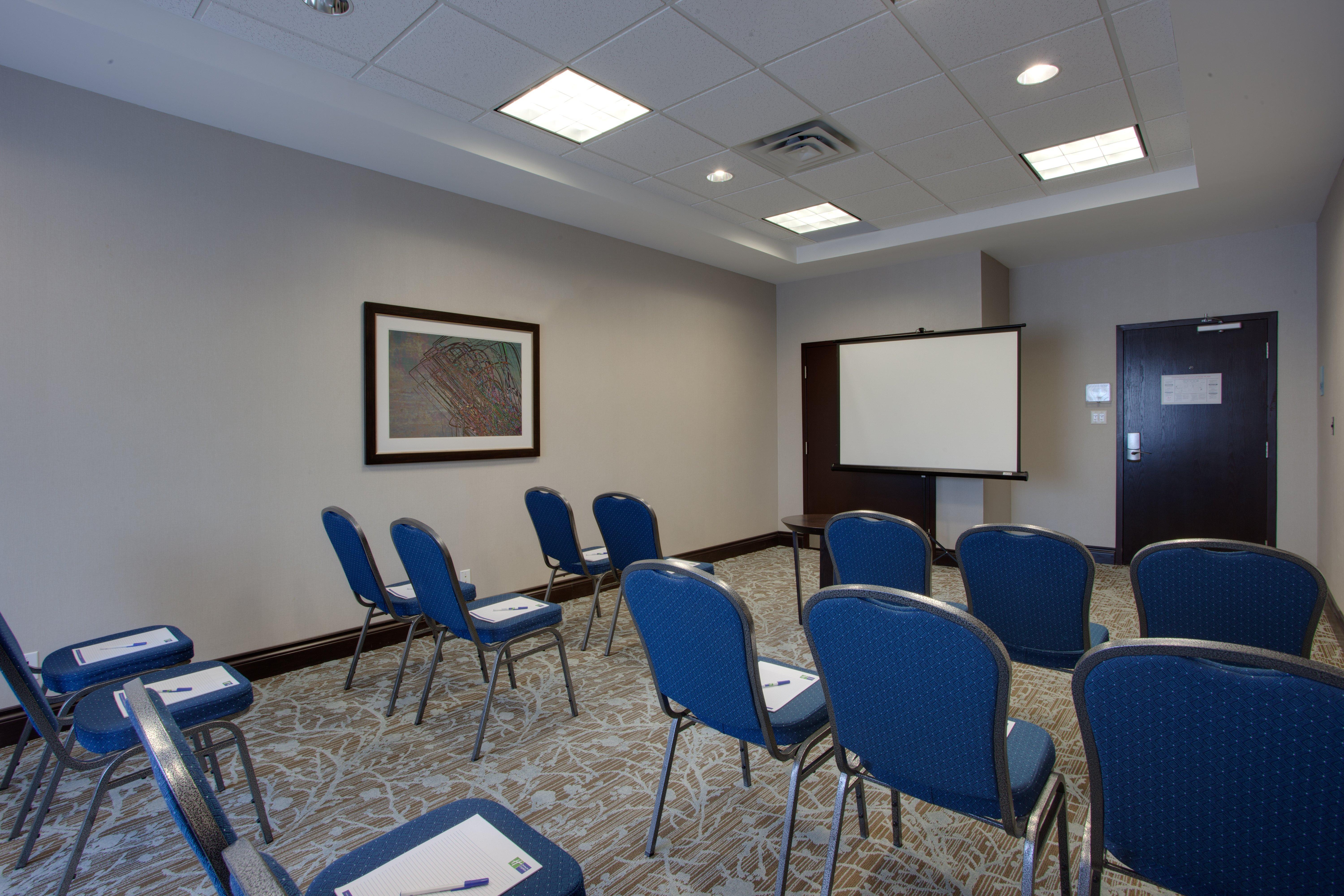 Holiday Inn Express & Suites Ottawa East-Orleans By Ihg Buitenkant foto