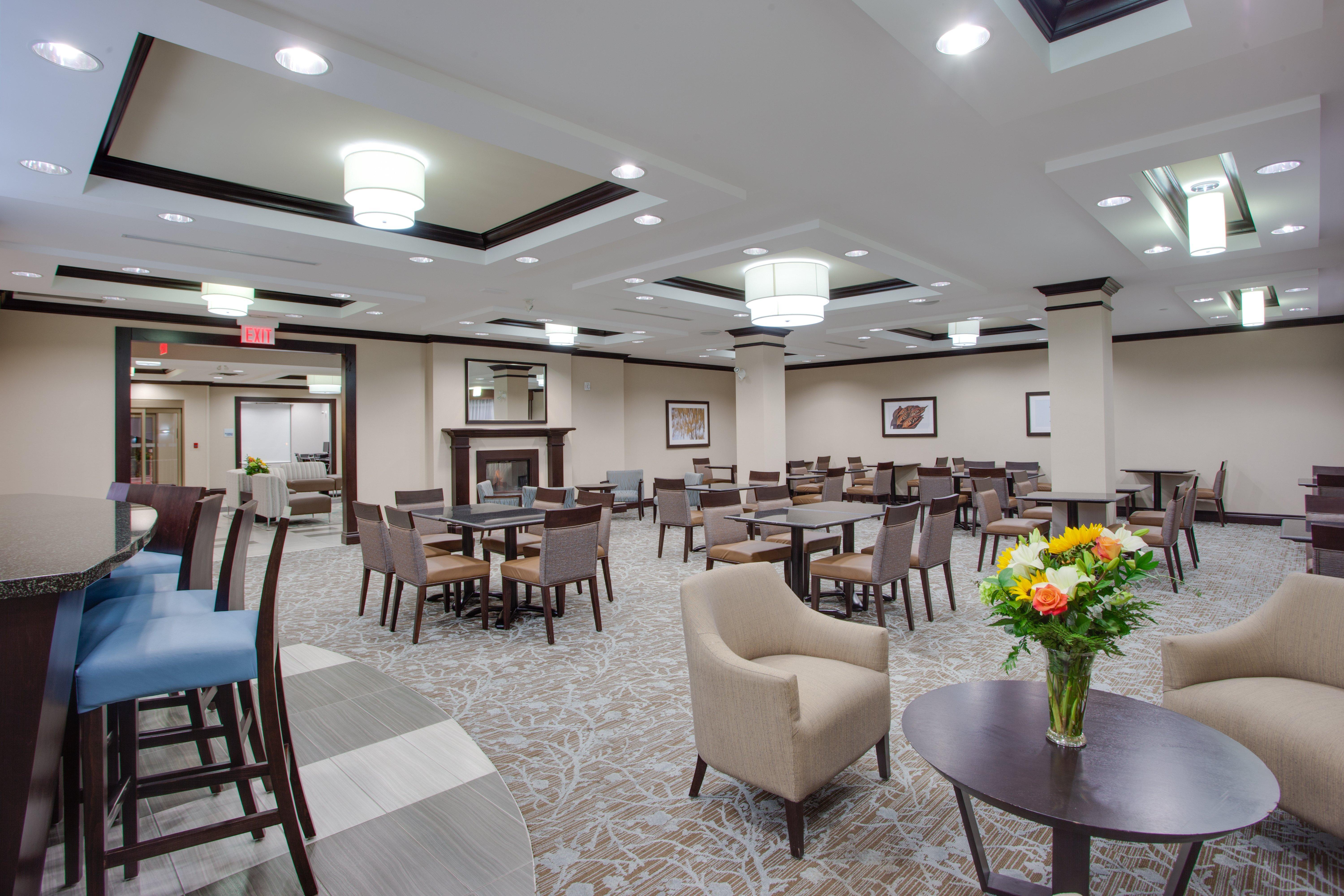 Holiday Inn Express & Suites Ottawa East-Orleans By Ihg Buitenkant foto