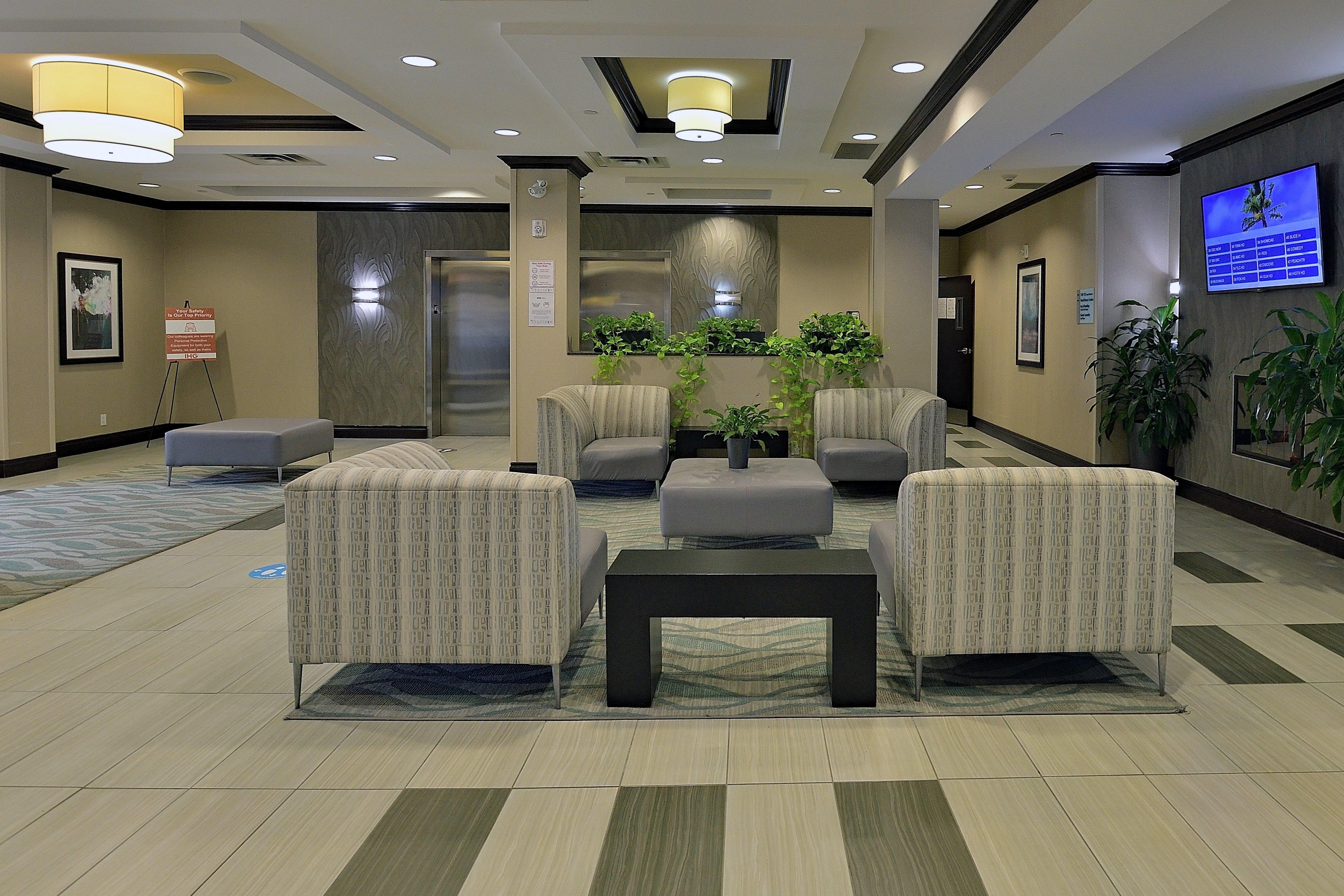 Holiday Inn Express & Suites Ottawa East-Orleans By Ihg Buitenkant foto