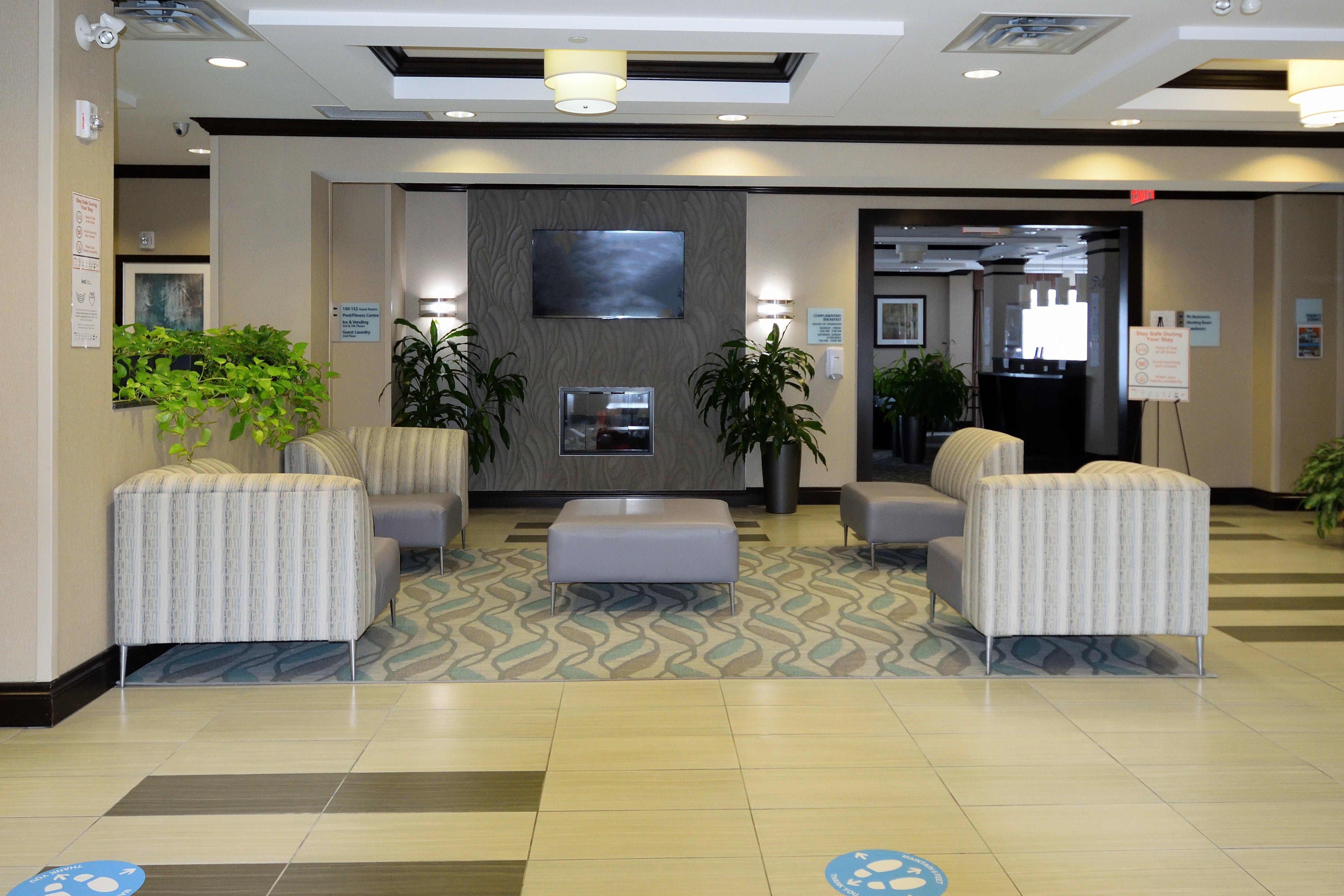 Holiday Inn Express & Suites Ottawa East-Orleans By Ihg Buitenkant foto