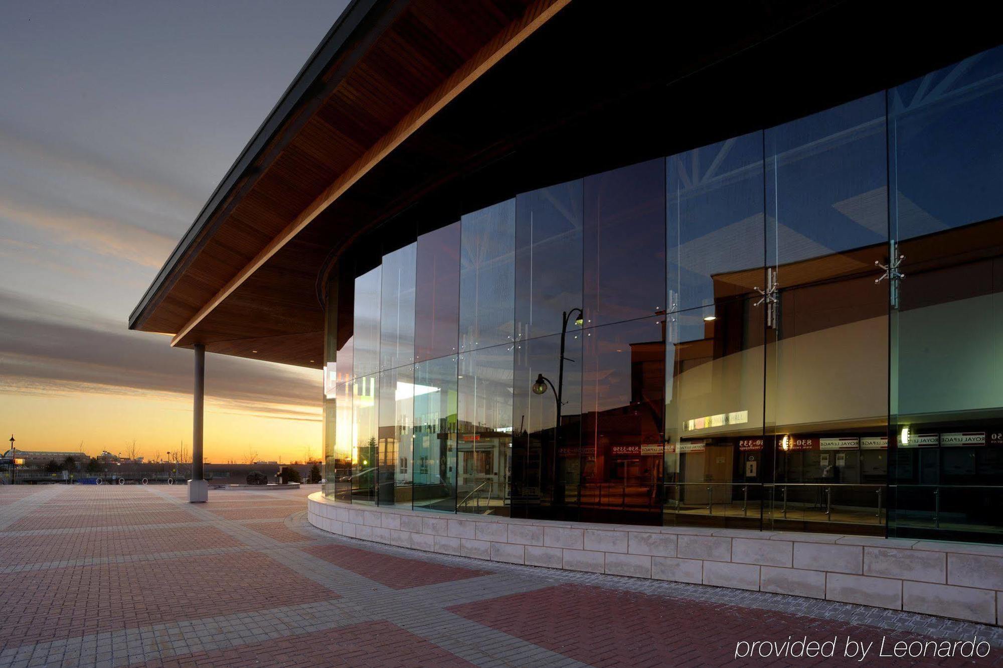 Holiday Inn Express & Suites Ottawa East-Orleans By Ihg Buitenkant foto